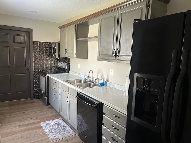 110 W Hammond St — Photo 15