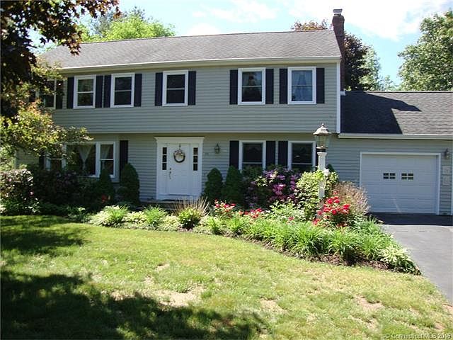1st image of 33 Somerset Dr