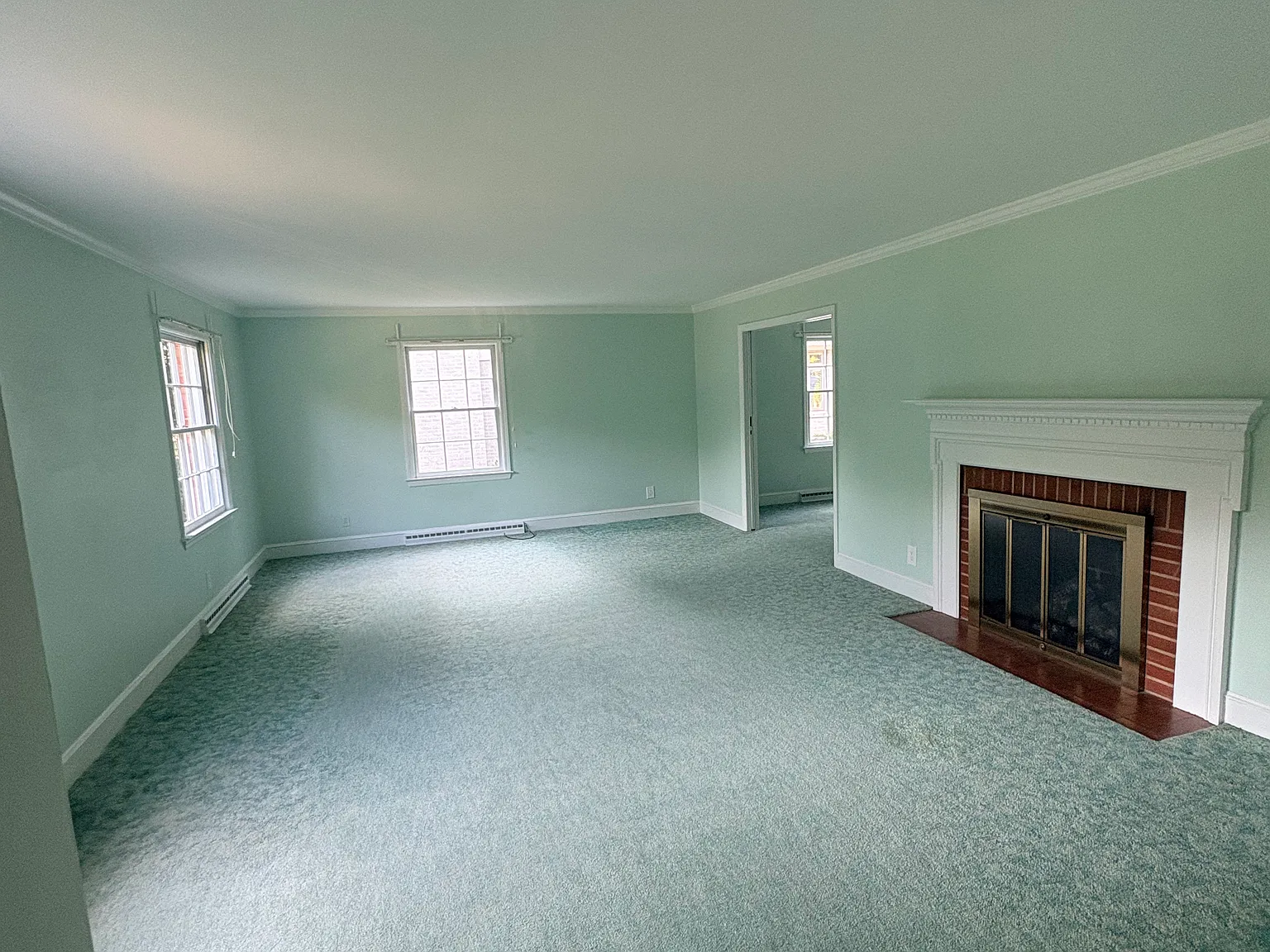 3 bed, 2.5 bath, 1960 sqft, $2,100 — Photo 3