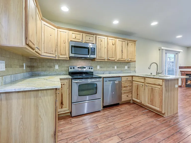 610 Melrose Ave E #C — Photo 18