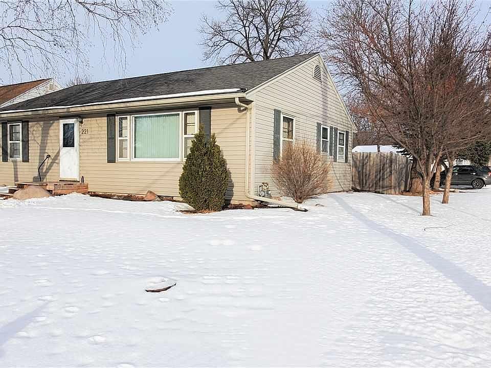1st image of 221 Iota Ave