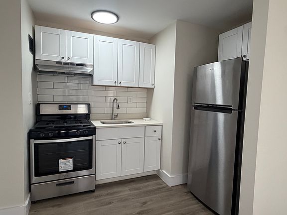 2nd image of 111 Washington St #5E