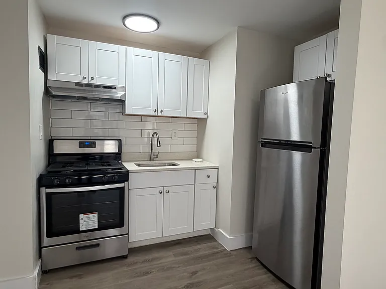 111 Washington St #5E — Photo 2