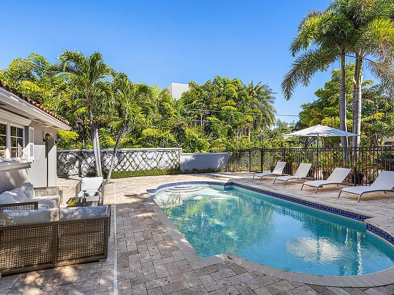 820 Palm Trl — Photo 40