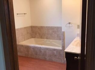 4001 Hoyer Rd, Jackson, MI 49201