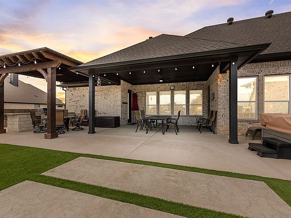 5th image of 4041 Richard Rd