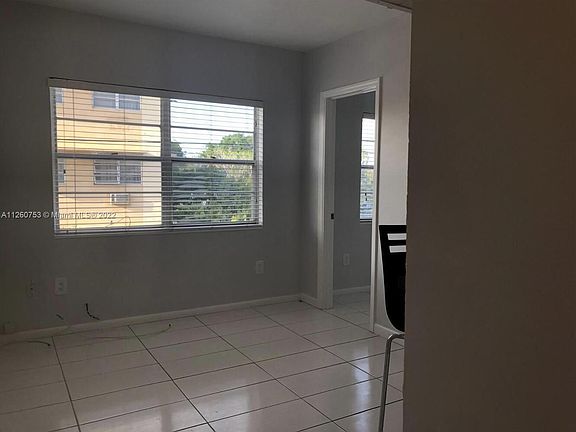 5th image of 301 S M St APT 3
