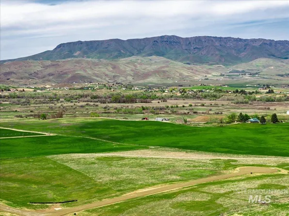 3820 Jake Ln, Emmett, ID 83617