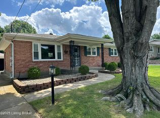 4025 Eden Ln, Shively, KY 40216