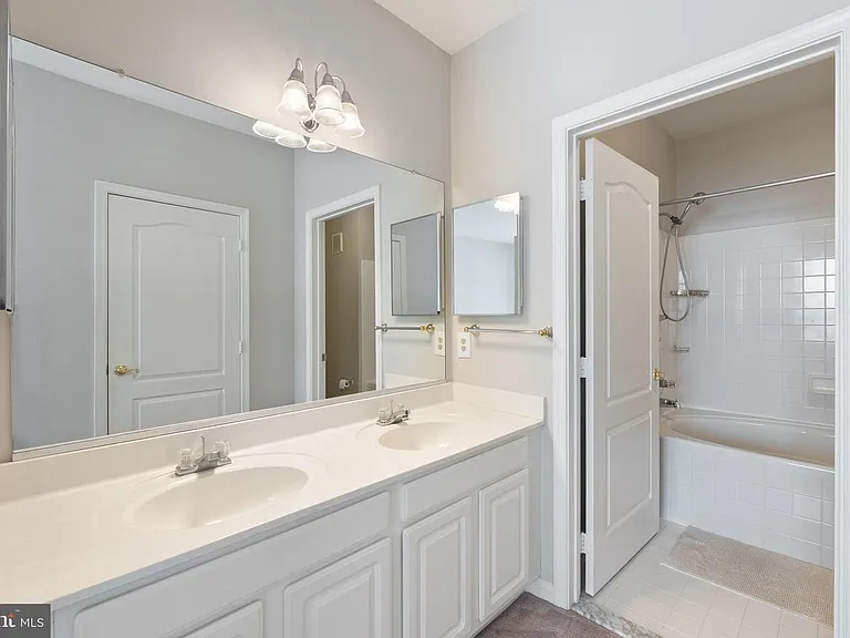 20903 Cedarpost Sq #201 — Photo 19