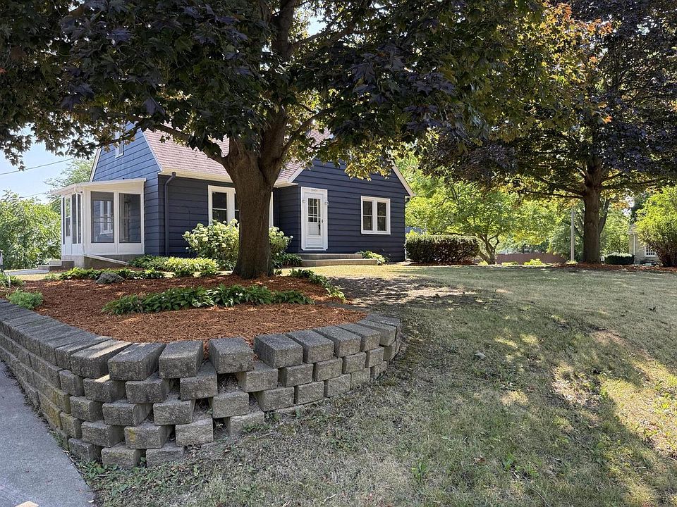 1st image of 10431 W Courtland AVENUE