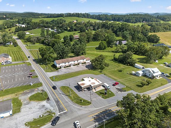 3rd image of 15295 Enterprise Rd