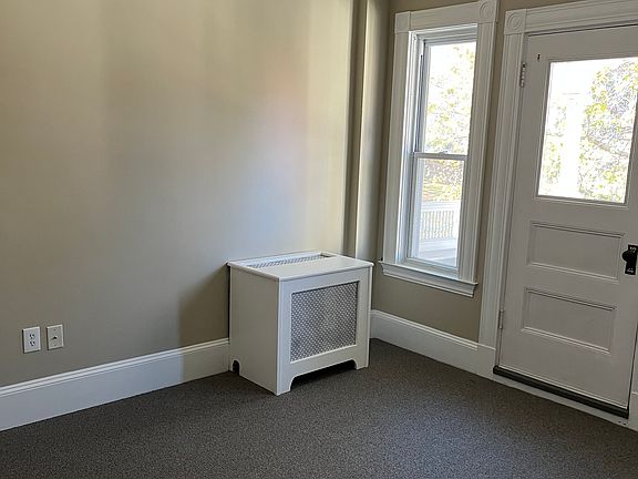 4th image of 74 High St Unit 3