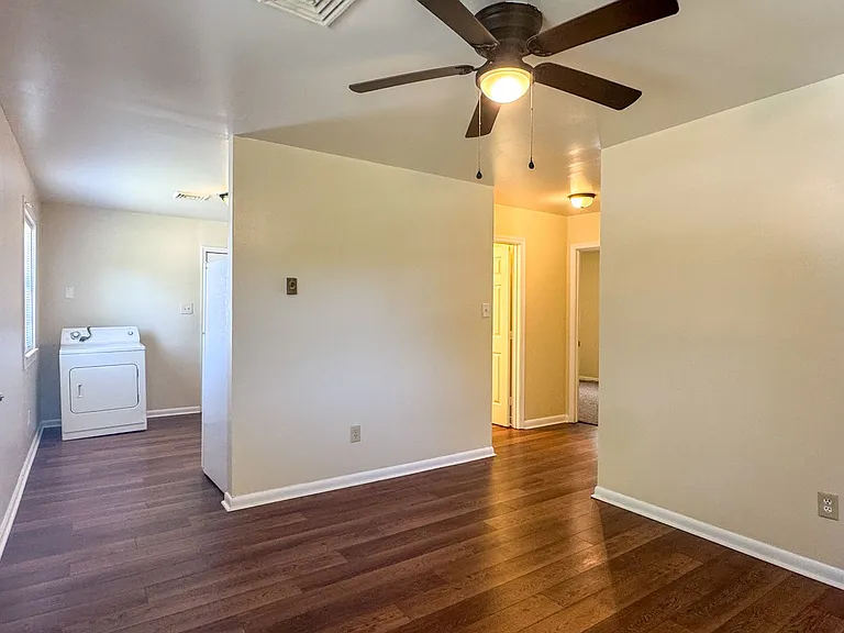 708 Crestline Blvd — Photo 3