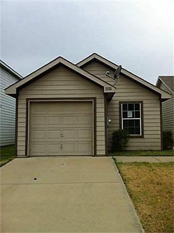 1st image of 10716 Many Oaks Dr