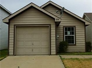 10716 Many Oaks Dr, Fort Worth, TX 76140