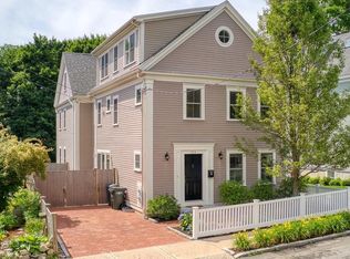 37 Ashland St #A, Newburyport, MA 01950