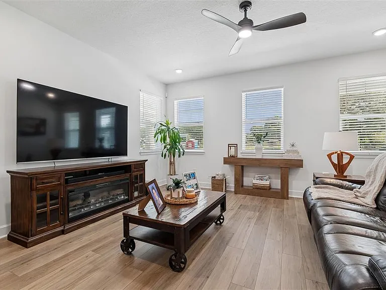 2021 Amelia Bay Pl — Photo 18