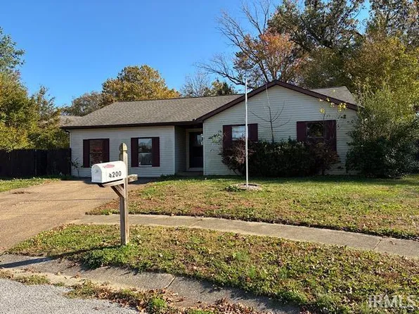 4200 Hare Ct, Newburgh, IN 47630
