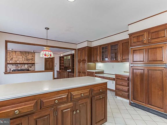 5th image of 100 N Foxford Ln