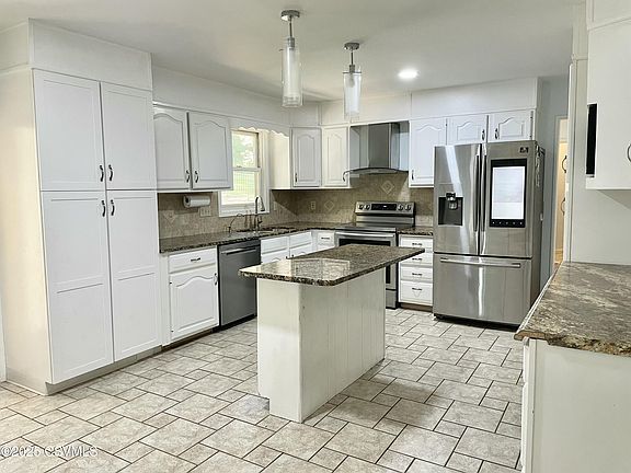 3rd image of 185 Villa Vista Ave