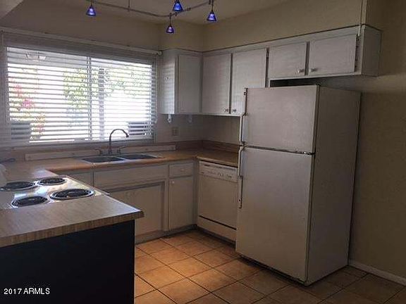 3rd image of 2326 E La Jolla Dr