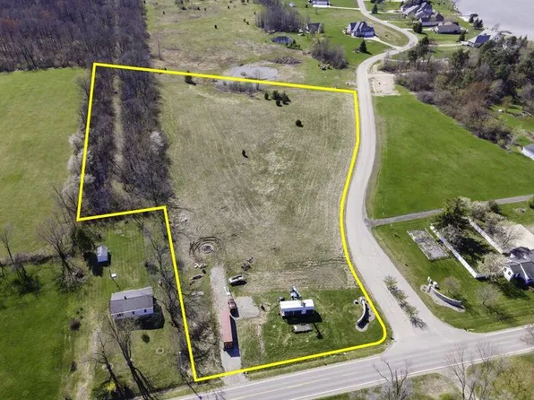 8710 Pentecost Hwy, Onsted, MI 49265