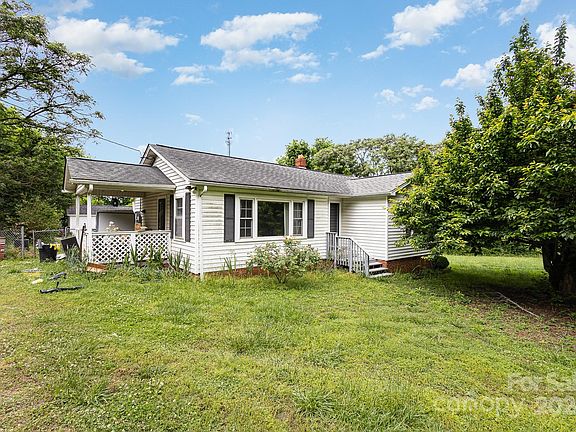 2nd image of 106 Lancaster Dr