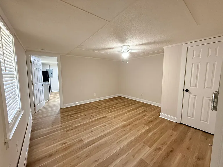 514 Manchester St SE — Photo 4