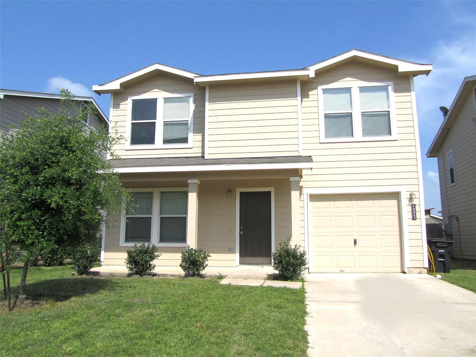 3 bed, 2.5 bath, 1600 sqft, $1,750 — Photo 1