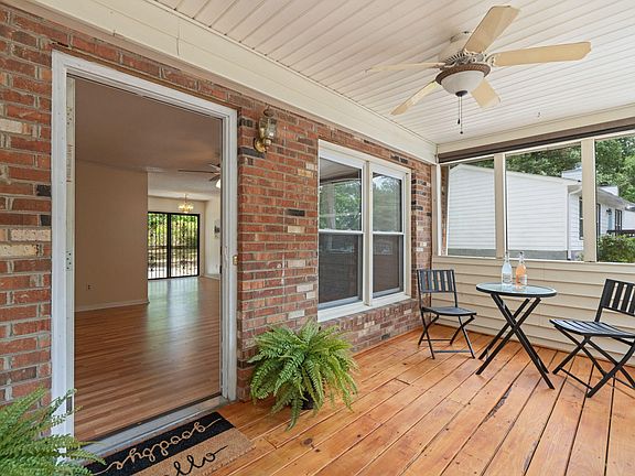 3rd image of 2704 De Mille St