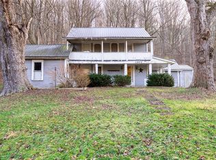 1573 Barnhill Rd SE, New Philadelphia, OH 44663