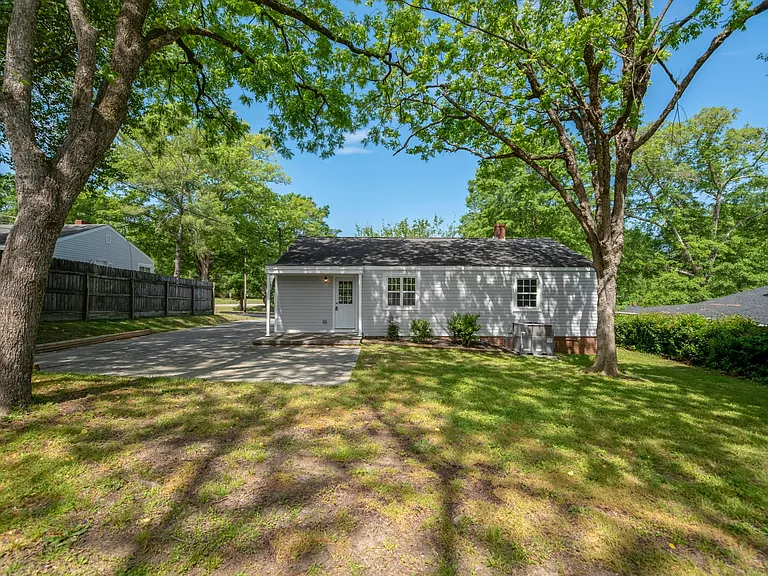 441 W Springs St — Photo 30