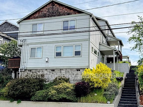 2nd image of 1118 Park Ave