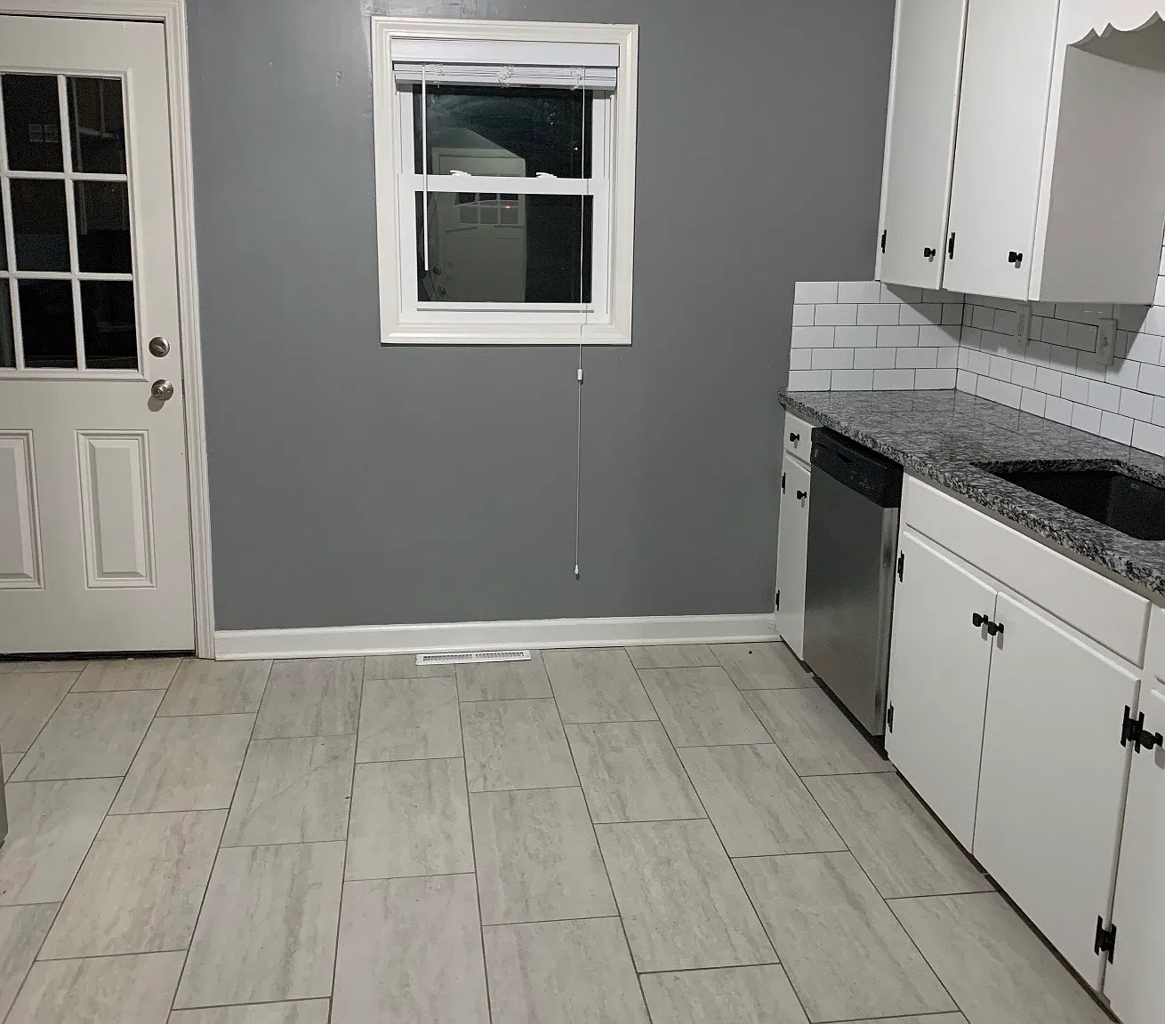 2 bed, 894 sqft, $1,200 — Photo 1