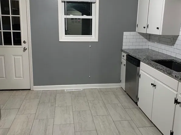 617 S 2nd St, Odessa, MO 64076