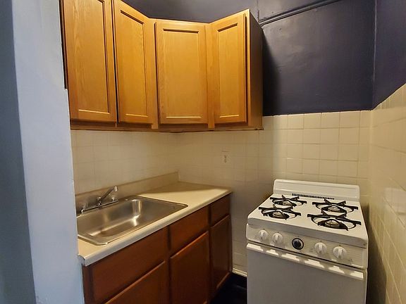 4th image of 834 W Fullerton Ave #3