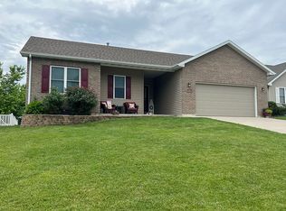 720 Brookfield Rd, Quincy, IL 62305