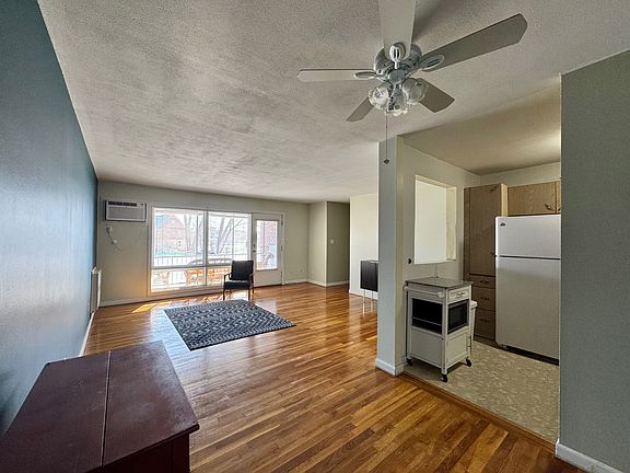 2nd image of 32 Park Avenue Ct APT 3