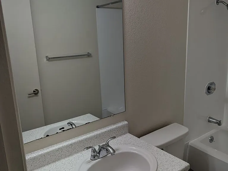 Eastlake Apartments — Photo 70