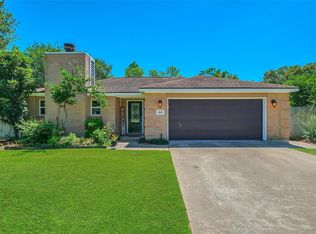 2810 Cottonwood Dr, Katy, TX 77493