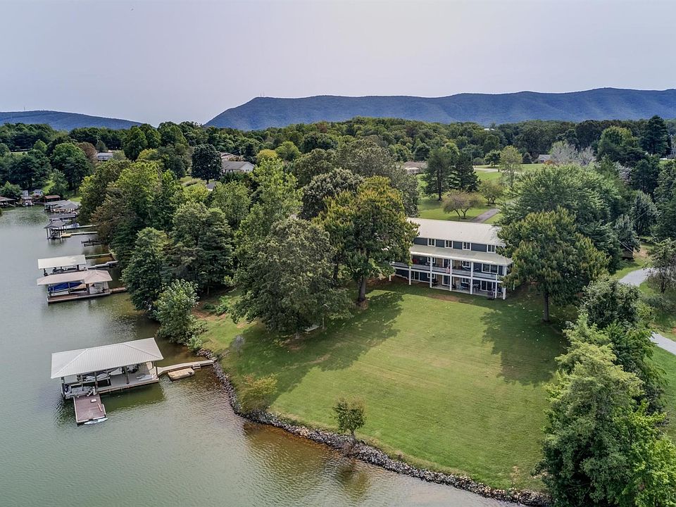 1st image of 121 Gross Point Dr