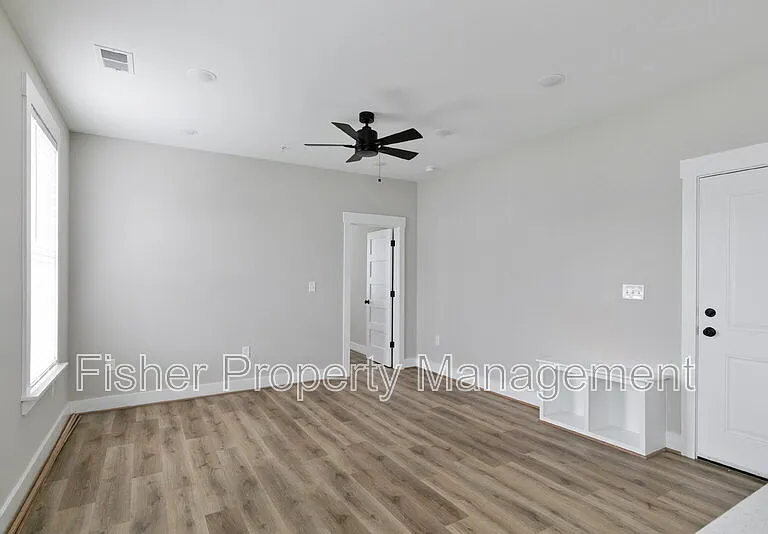 2202 Carrington St #200 — Photo 5
