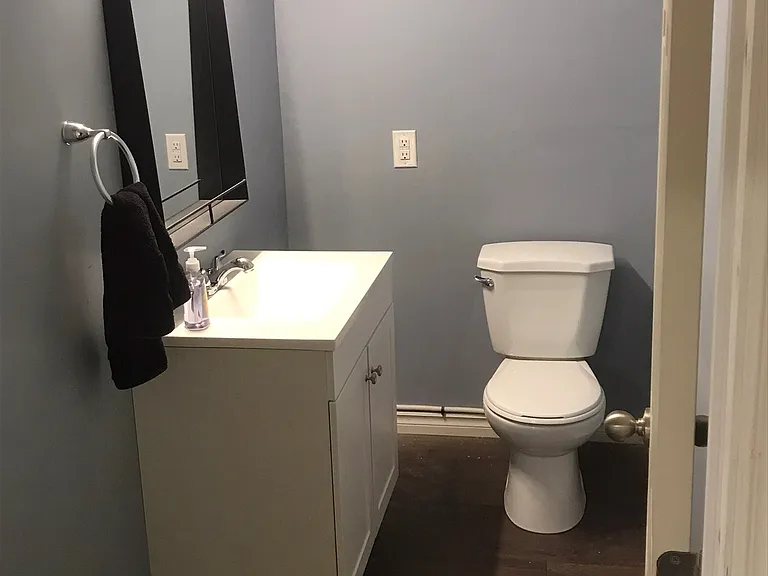 10 Kurt Ave — Photo 6