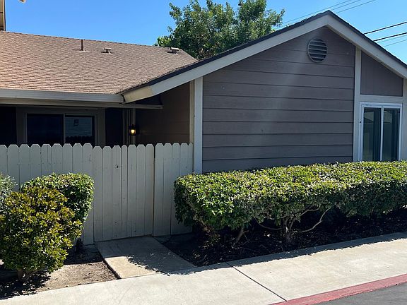 4th image of 1650 S Campus Ave APT 107