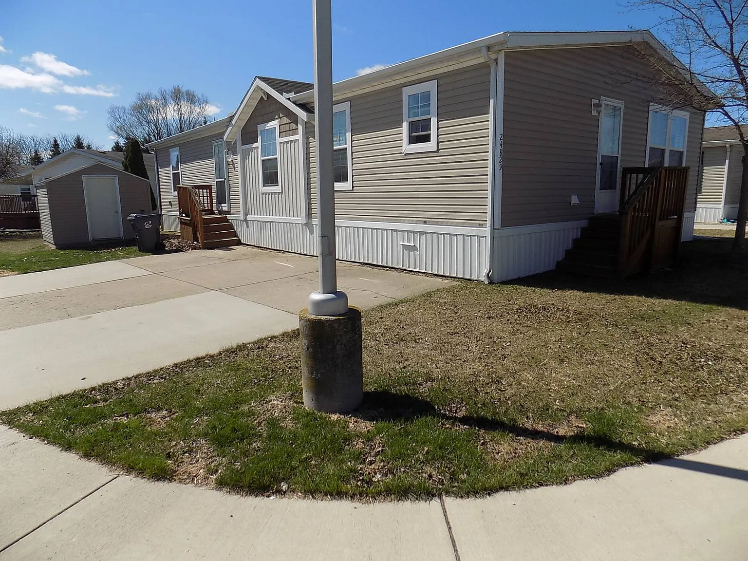 24829 Frontier Cir photo 1