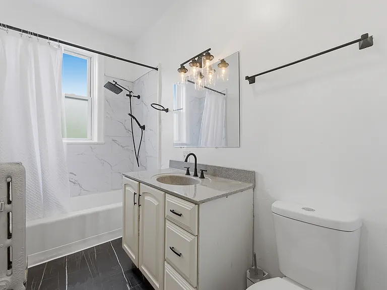 7000 S Paxton Ave #3 — Photo 9
