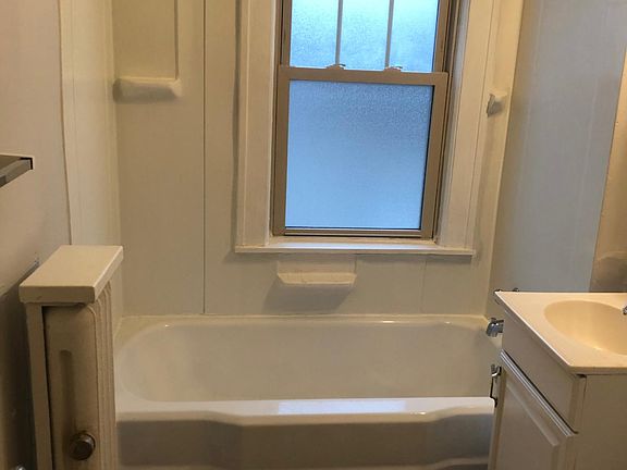 5th image of 1292 Cove Ave APT 11