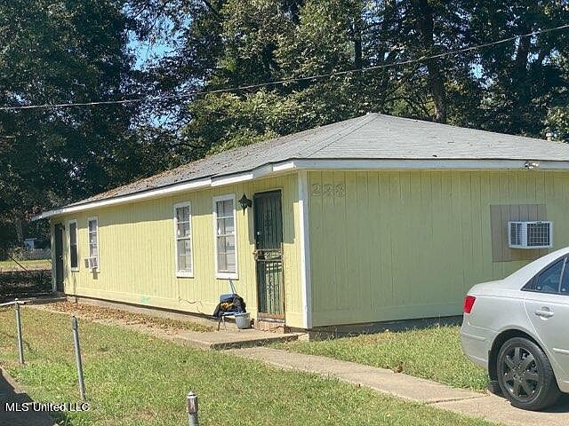 1st image of 238 Solomon St