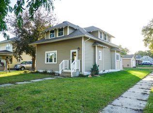 523 6th St, Saint Paul, NE 68873